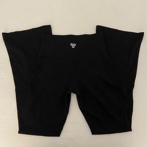 aritzia tna butter tnaction high rise flare leggings